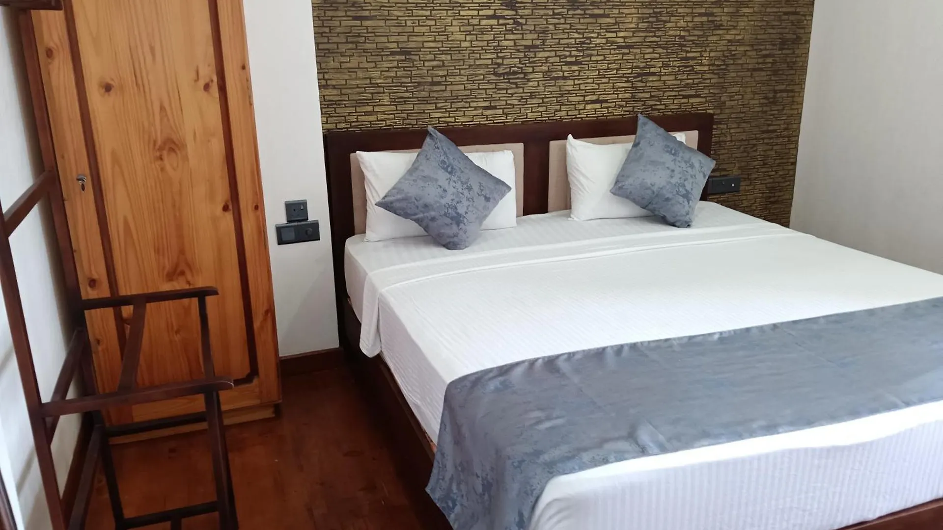 La Cozy Hotel & Restaurant Negombo Daluwekotuwa Sri Lanka