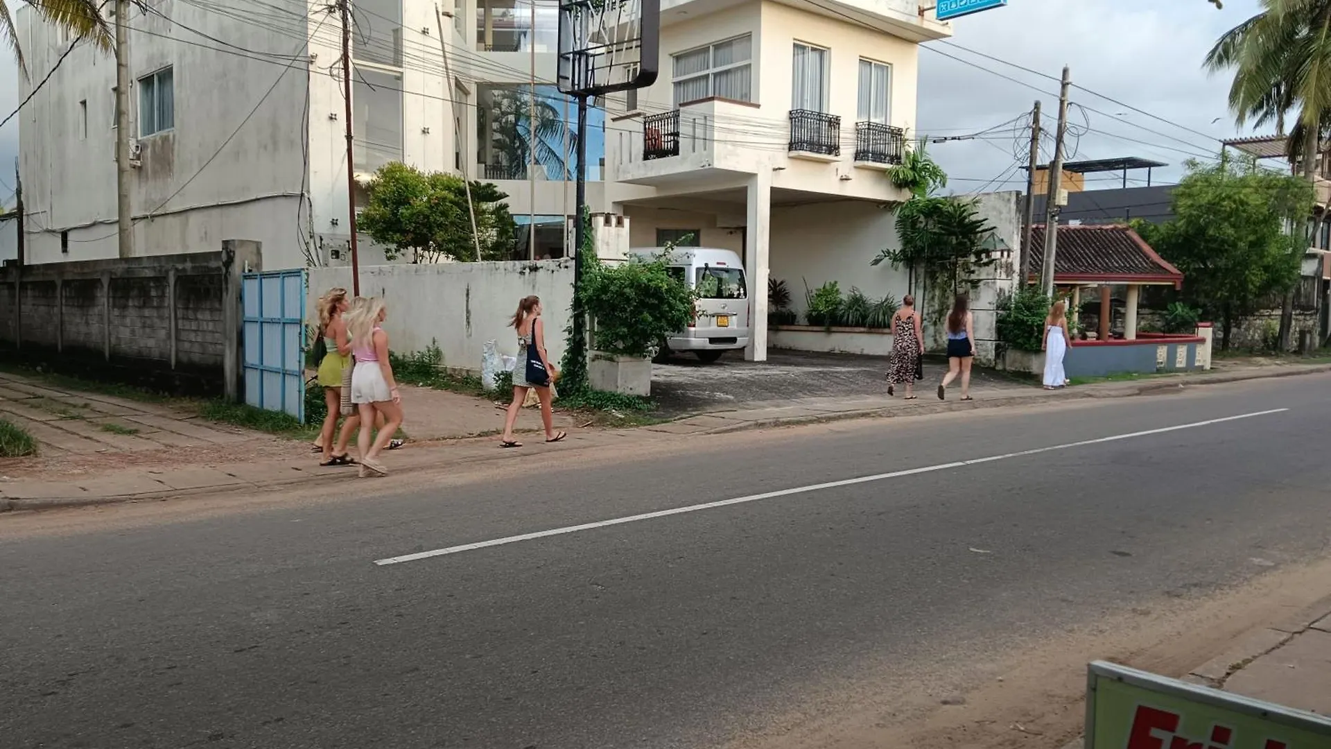 La Cozy Hotel & Restaurant Negombo Daluwekotuwa